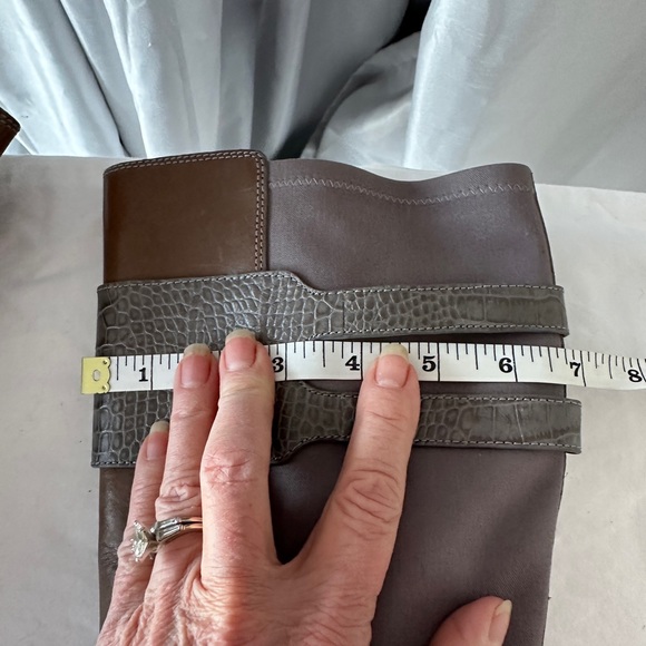 NIKE AIR WOMAN"S LEATHER AND STRETCH FABRIC BOOTS - Picture 13 of 15